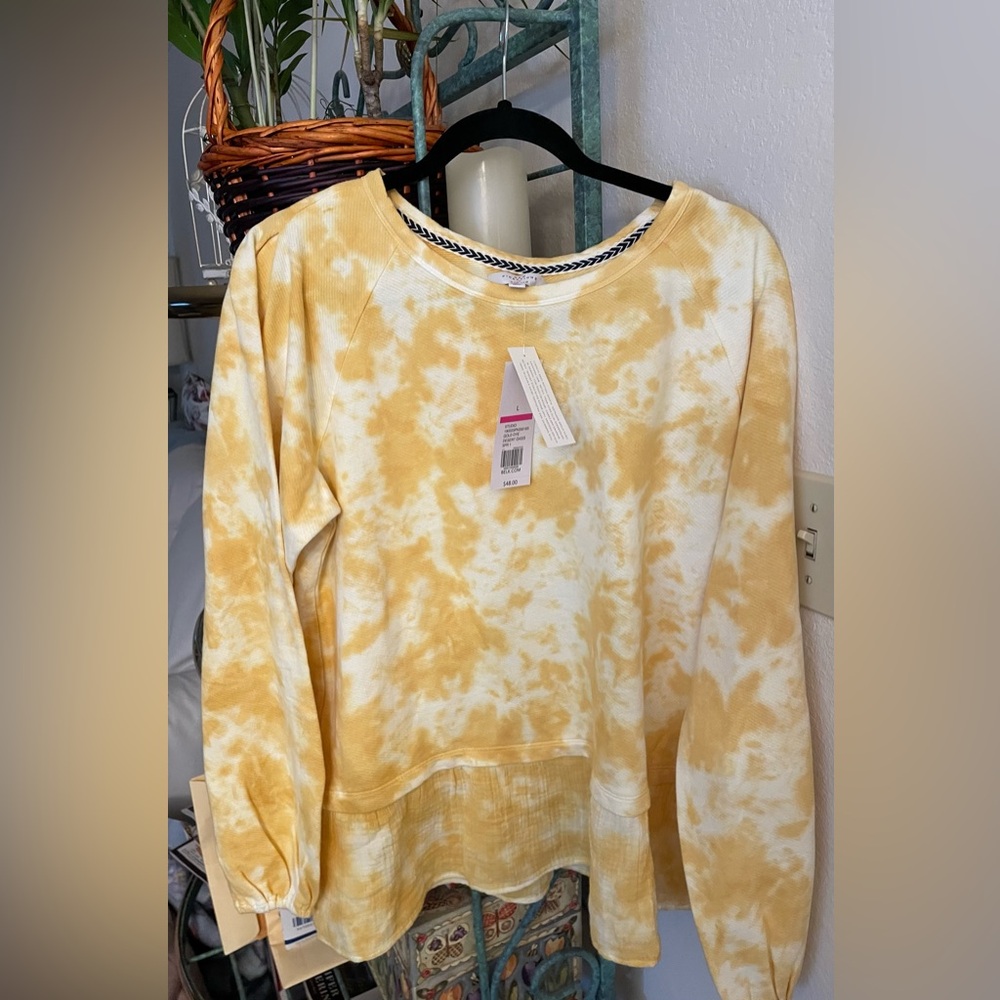 NWT Tie Dye ladies top 100% Cotton adorable